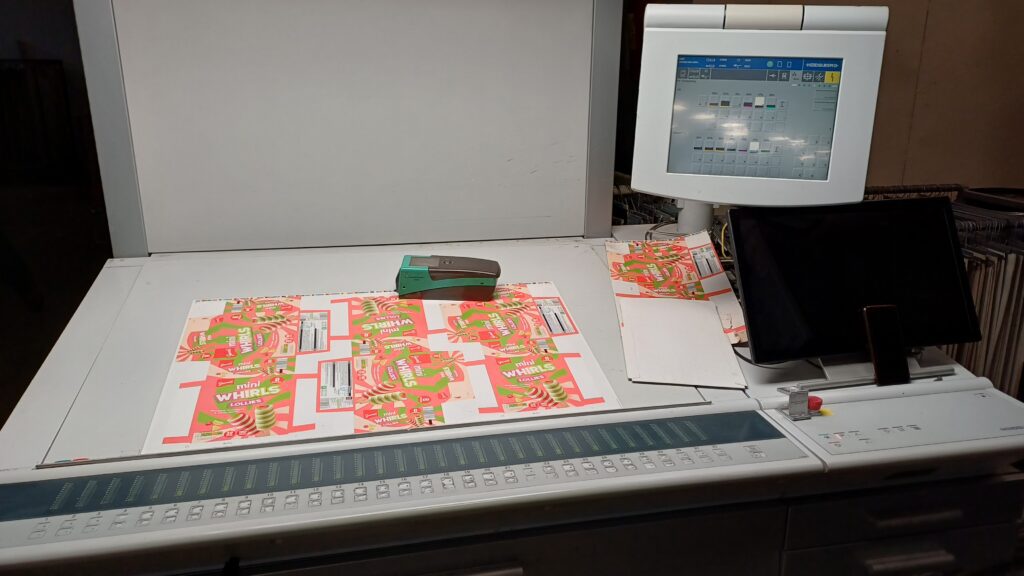 controlling the color shifting with densitometar during the printing process.